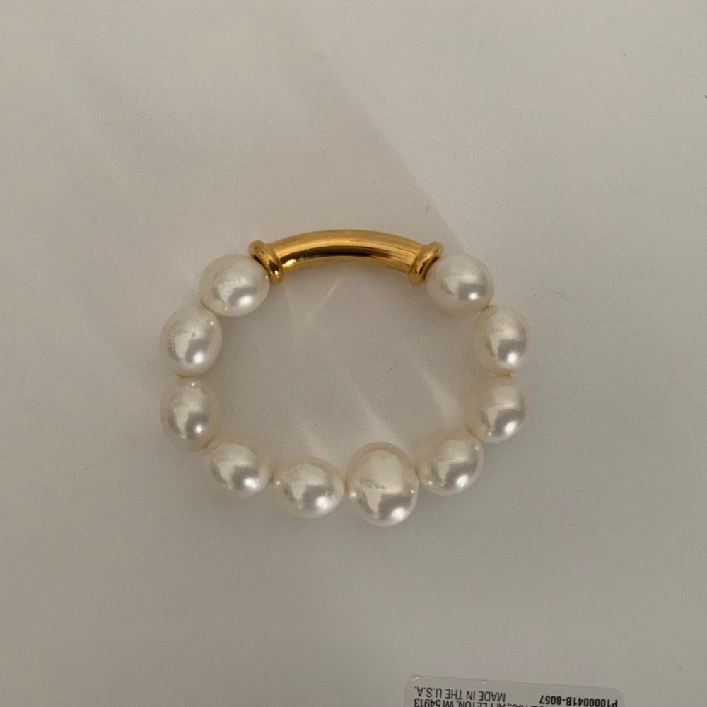 Large Oval Faux Pearl Stretch Bracelet With Gold-Tone Hardware